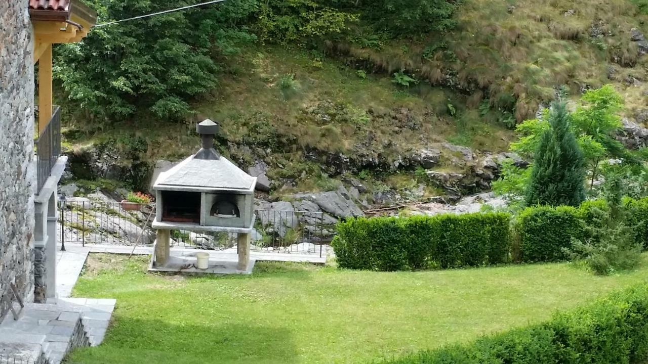 Ospitalita Rurale Familiare Land Wasser Panzió Varallo Kültér fotó